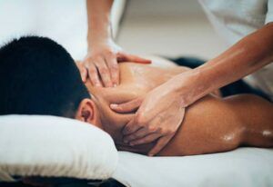 Ejercicio de rehabilitación traumatológica en NeuroAvanza