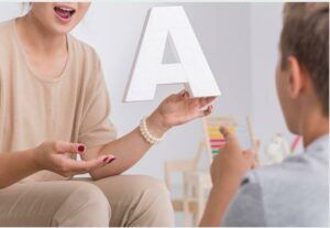 Sesión de logopedia en NeuroAvanza